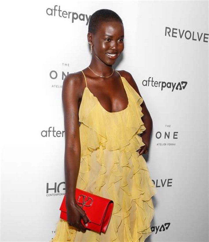 Unveiling The World Of Female Models Under 25: Uncover Surprising Insights